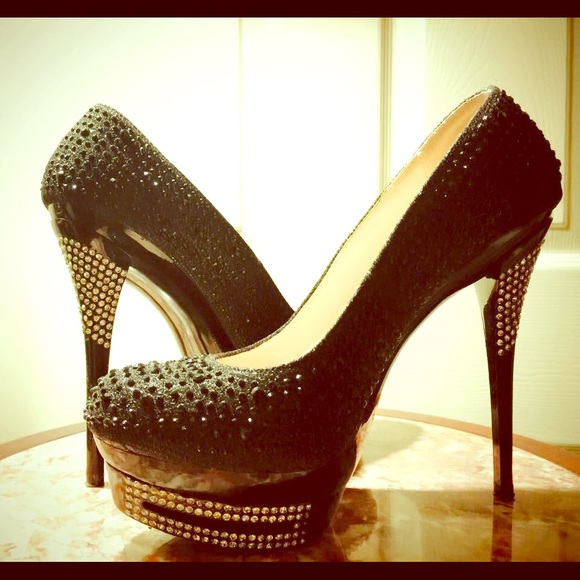 Heels! - Picture 1 of 3